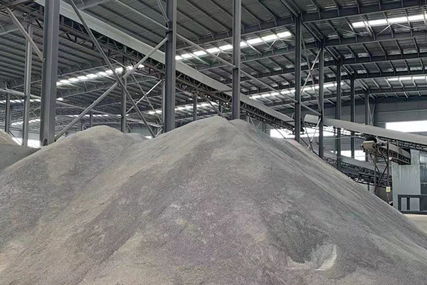 新鋪瀝青混合料面層異?，F(xiàn)象與防治措施